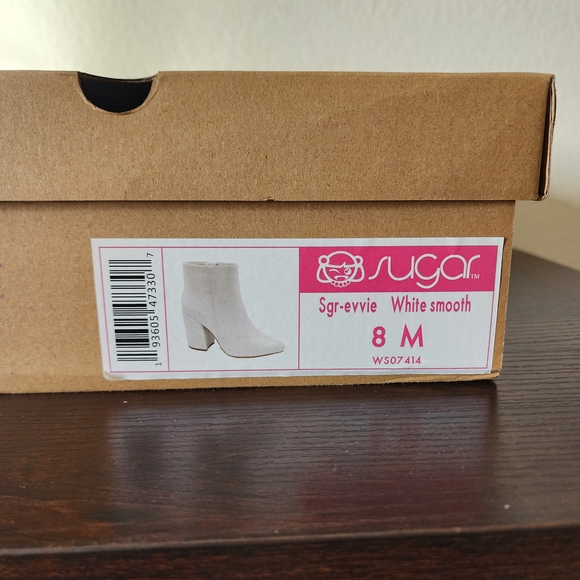Sugar White Ankle Heeled Boots Size 8M - Picture 2 of 15